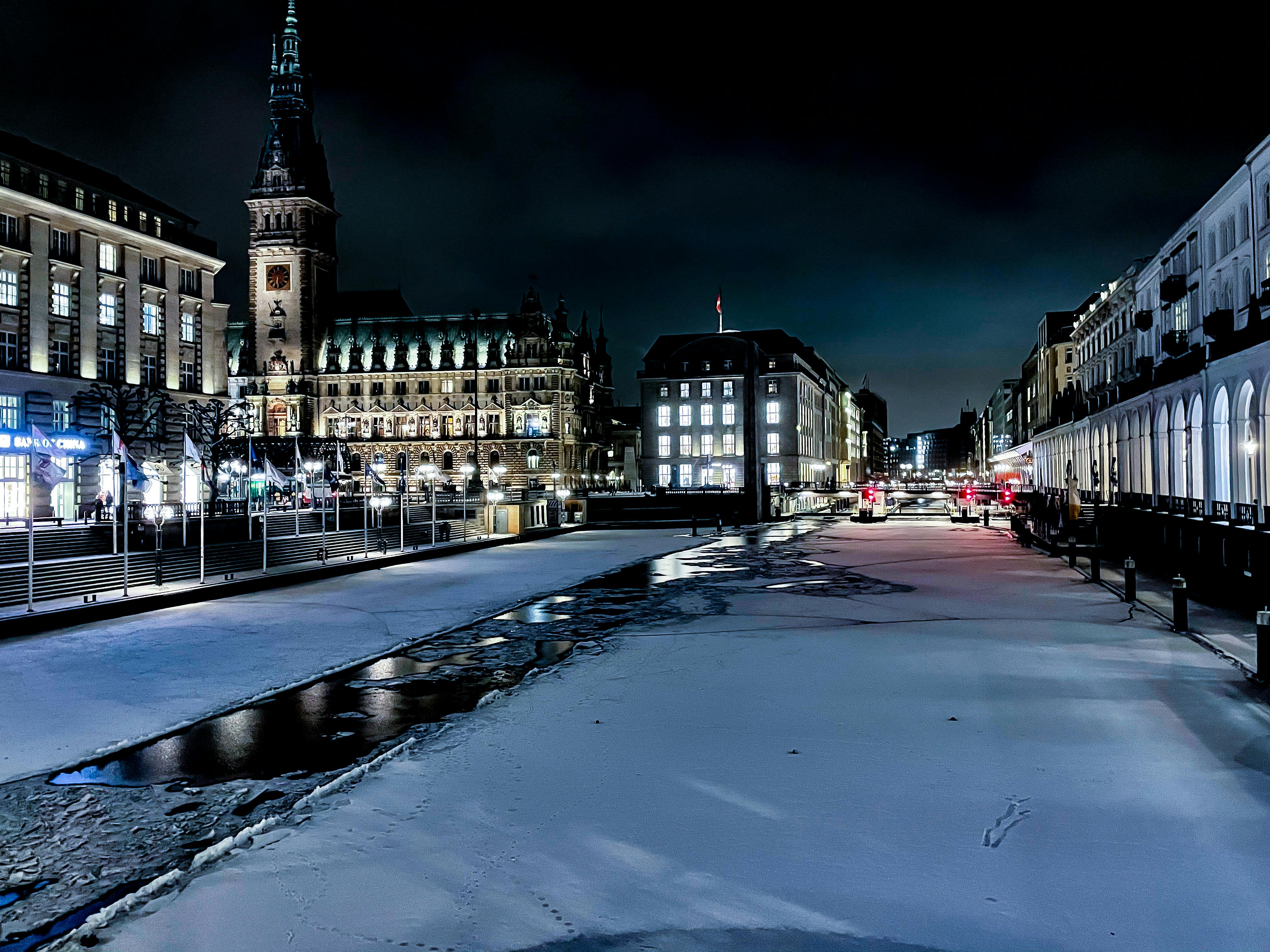 Higher ROI Than Traditional Savings or Stocks